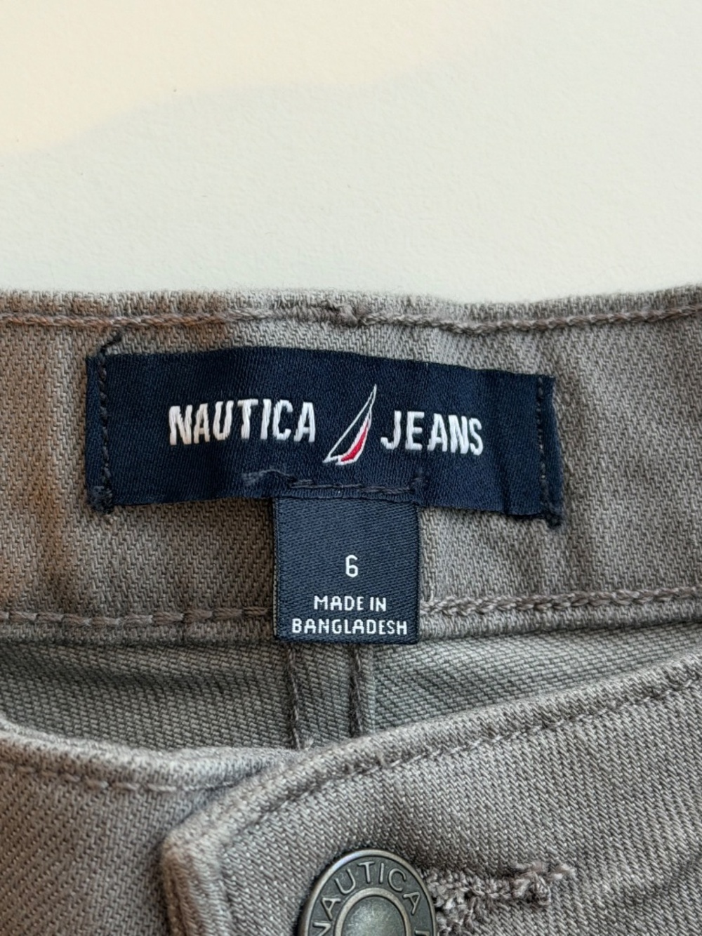 Nautica Jeans Womens Charcol Gray Super Stretch Bermuda Short 6 - Picture 4 of 11